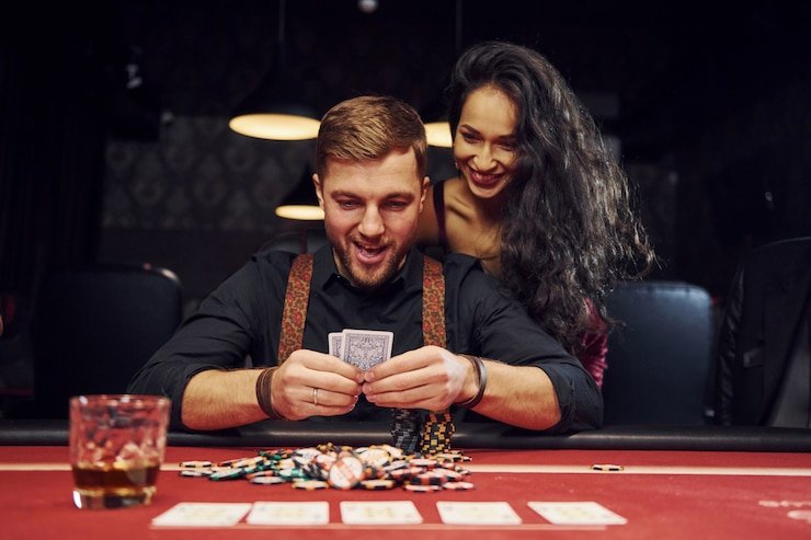 Tampilan meja live dealer MSC dengan dealer profesional dan antarmuka taruhan yang jelas